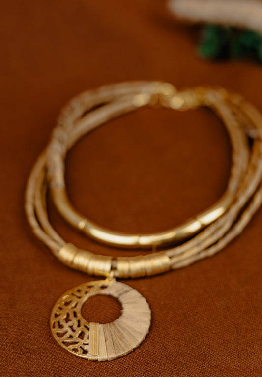 Buriti Palm Necklace – Dual-Material Circle Pendant