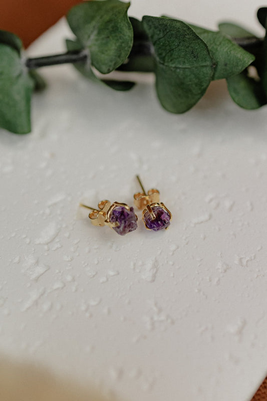 Raw Amethyst Stud Earrings (Gold)