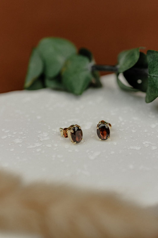 Garnet Oval Stud Earrings (Gold)