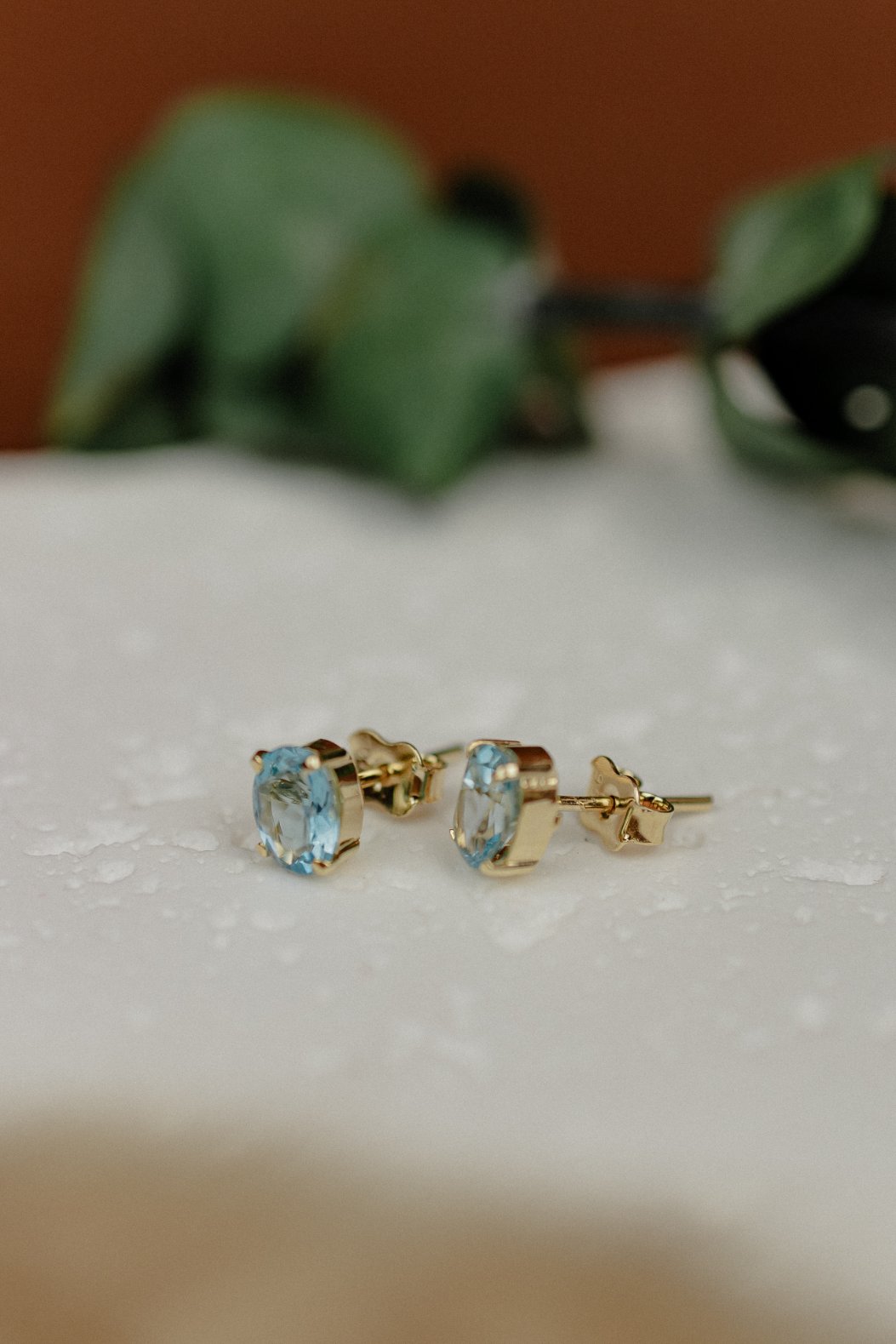 Blue Topaz Oval Stud Earrings (Gold)
