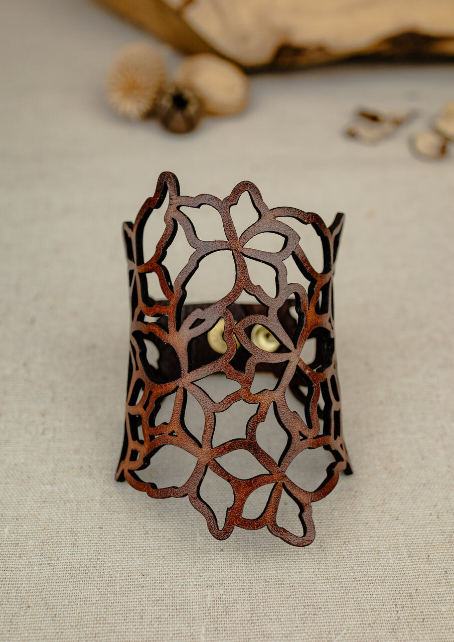 Quatrefoil Cuff, Warm Brown